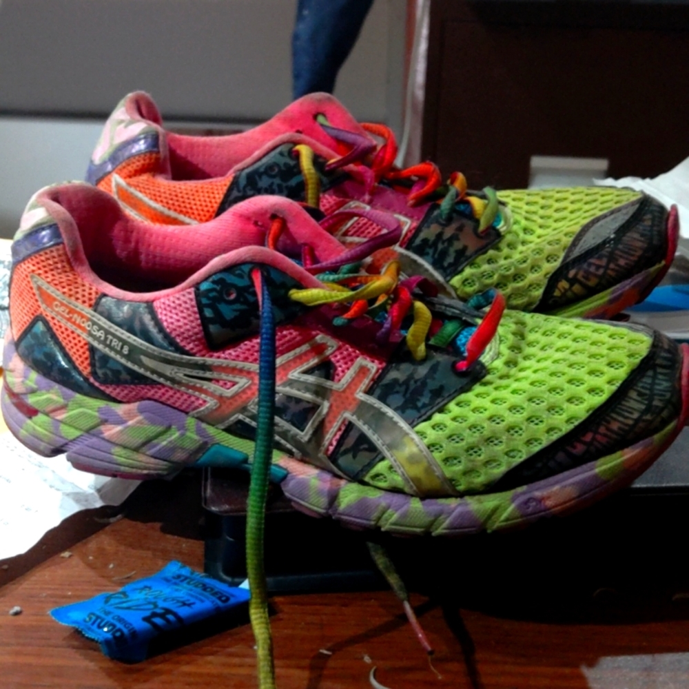Asics Gel Noosa Tri 8 Ladies Running Sneakers Size 7.5